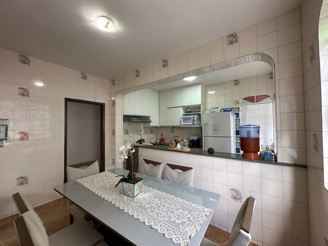 Casa com 360m² 3 quartos e 1 banheiro, à venda, no bairro Jardim Alvorada em Belo Horizonte