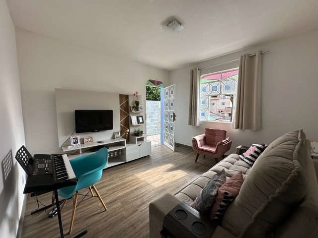 Casa com 360m² 3 quartos e 1 banheiro, à venda, no bairro Jardim Alvorada em Belo Horizonte