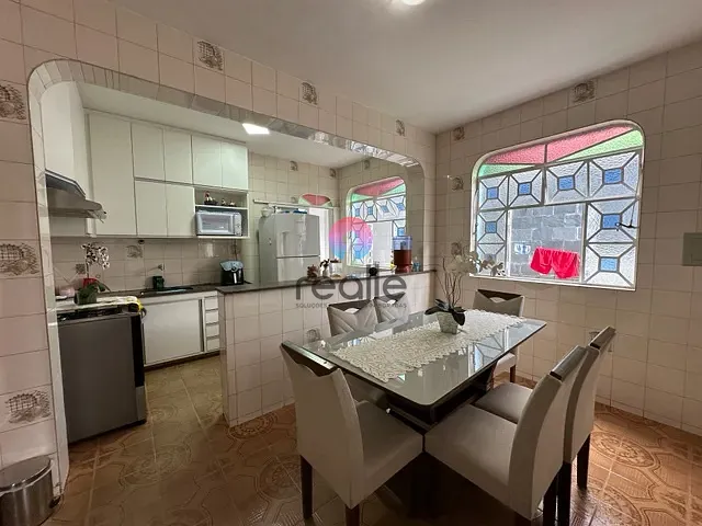 Casa com 360m² 3 quartos e 1 banheiro, à venda, no bairro Jardim Alvorada em Belo Horizonte