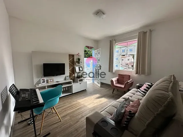 Casa com 360m² 3 quartos e 1 banheiro, à venda, no bairro Jardim Alvorada em Belo Horizonte