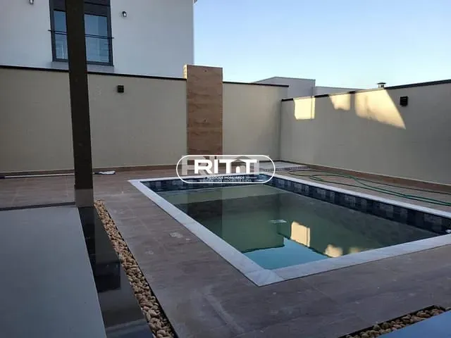 Casa com 375m² 3 quartos e 2 banheiros, à venda, no bairro Chácaras Silvania em Valinhos