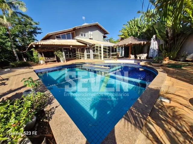 Casa com 3000m², à venda, no bairro Jardim Shangri-Lá em Bauru