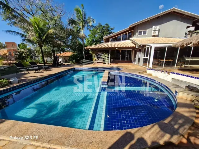 Casa com 3000m², à venda, no bairro Jardim Shangri-Lá em Bauru