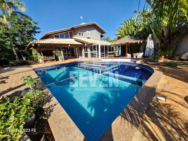 Casa com 3000m², à venda, no bairro Jardim Shangri-Lá em Bauru
