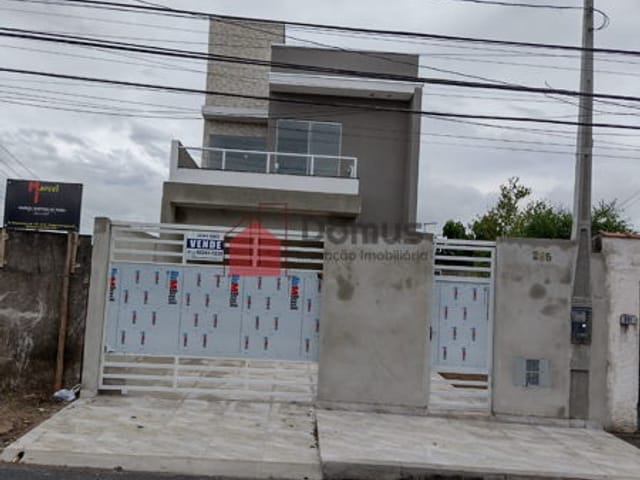 Casa à venda, no bairro Santana em Pindamonhangaba