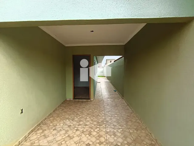 Casa 3 quartos e 1 banheiro, para alugar, no bairro Jardim Pioneiros em Rolândia