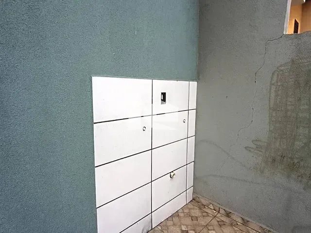 Casa 3 quartos e 1 banheiro, para alugar, no bairro Jardim Pioneiros em Rolândia