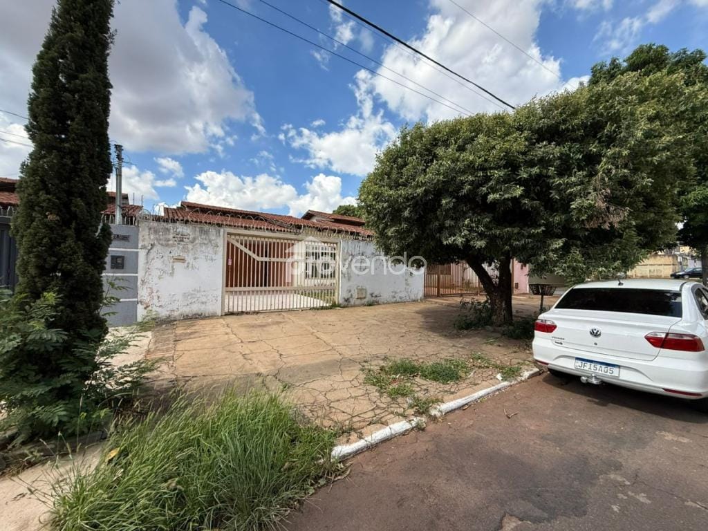 Casa, 1 quarto, 131 m² - Foto 2