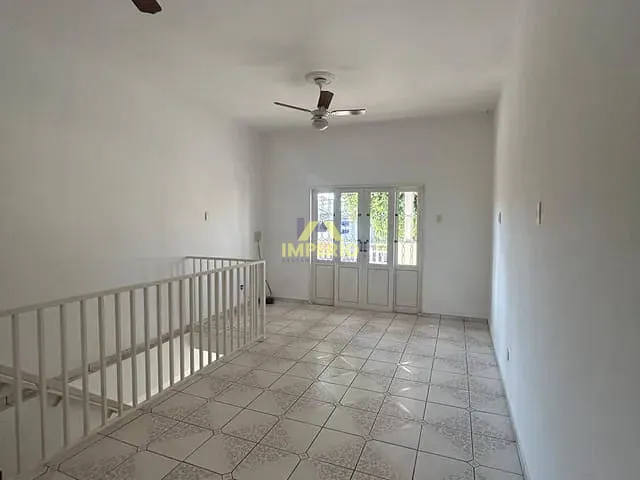 Casa com 90m² 2 quartos e 2 banheiros, para alugar, no bairro Centro em Salto