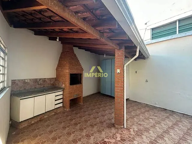 Casa com 90m² 2 quartos e 2 banheiros, para alugar, no bairro Centro em Salto