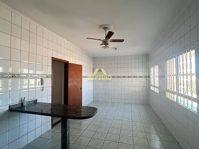 Casa com 90m² 2 quartos e 2 banheiros, para alugar, no bairro Centro em Salto