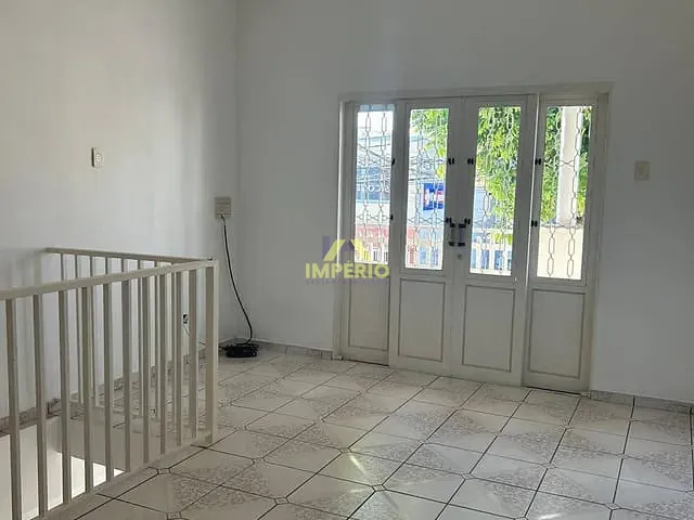 Casa com 90m² 2 quartos e 2 banheiros, para alugar, no bairro Centro em Salto