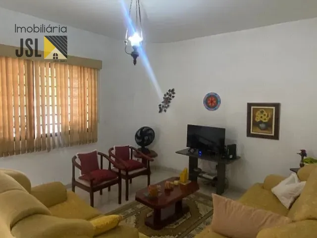 Casa com 250m² 3 quartos e 2 banheiros, à venda, no bairro Vila Antônio Augusto Luiz em Caçapava