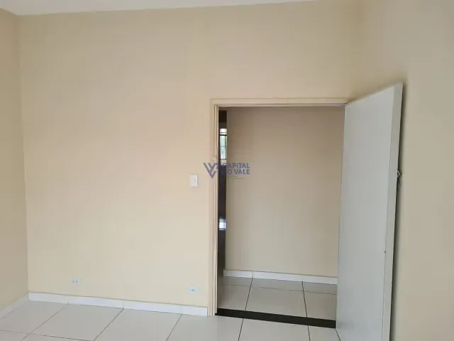 Casa 2 quartos e 2 banheiros, para alugar, no bairro Centro em São José dos Campos