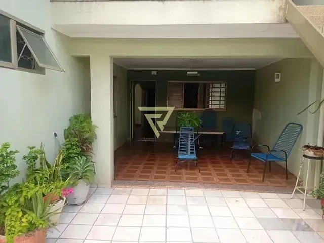 Casa com 256m² 3 quartos e 2 banheiros, à venda, no bairro Campos Elíseos em Ribeirão Preto