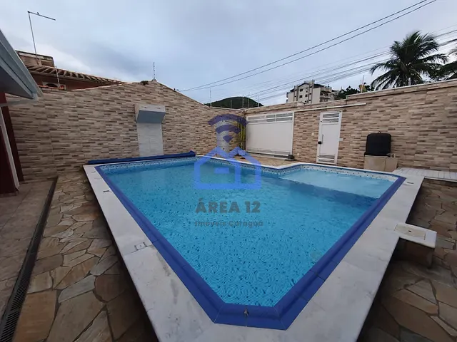 Casa com 390m² 3 quartos e 2 banheiros, à venda, no bairro Martim de Sá em Caraguatatuba