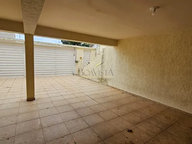 Casa 3 quartos e 4 banheiros, à venda, no bairro Vila Santista em Atibaia
