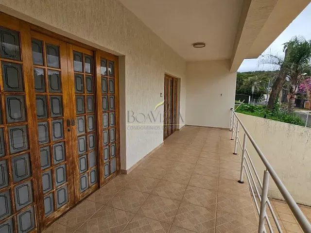 Casa 3 quartos e 4 banheiros, à venda, no bairro Vila Santista em Atibaia
