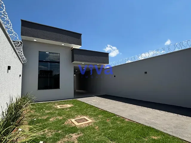 Casa 3 quartos e 2 banheiros, à venda, no bairro Jardim Veneza em Aparecida de Goiânia