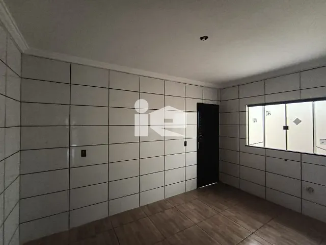 Casa 3 quartos e 1 banheiro, para alugar, no bairro JARDIM PIONEIROS em Rolândia