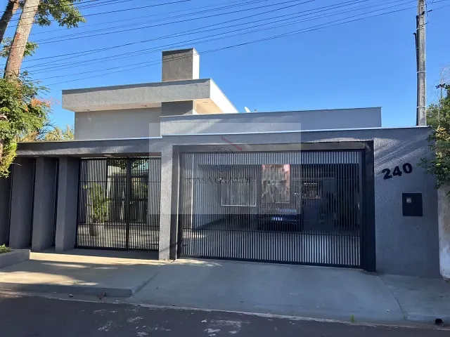 Casa 3 quartos e 4 banheiros, à venda, no bairro Jardim Asteca em Rolândia