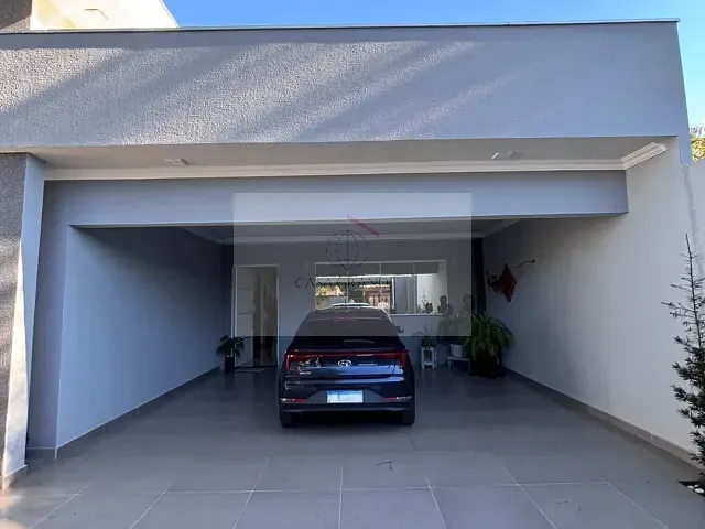 Casa 3 quartos e 4 banheiros, à venda, no bairro Jardim Asteca em Rolândia
