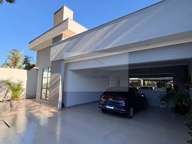 Casa 3 quartos e 4 banheiros, à venda, no bairro Jardim Asteca em Rolândia