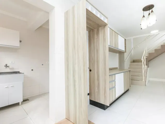 Casa com 330m² 2 quartos e 4 banheiros, à venda, no bairro Santa Felicidade em Curitiba