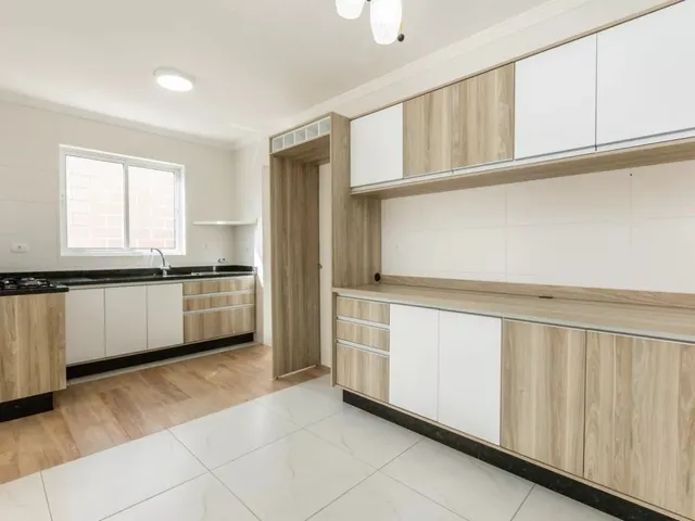 Casa com 330m² 2 quartos e 4 banheiros, à venda, no bairro Santa Felicidade em Curitiba