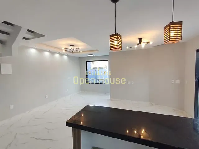 Casa 3 quartos e 3 banheiros, à venda, no bairro Roma em Volta Redonda