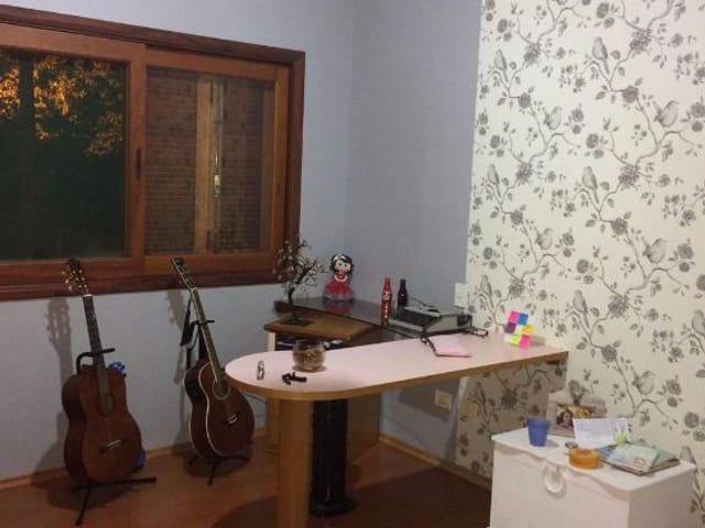 Foto do Casa - Estuda imóvel até 60% do valor! LINDA Casa no Jardim das Colinas 280m², único morador, 4 dorms, suíte, 4 vagas, toda planejada! | RUSSI IMÓVEIS