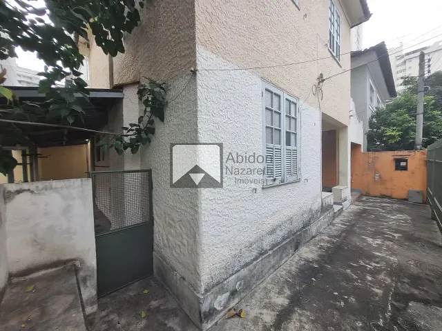 Casa 4 quartos e 2 banheiros, para alugar, no bairro Icaraí em Niterói