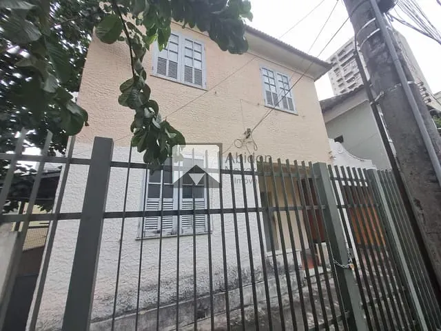 Casa 4 quartos e 2 banheiros, para alugar, no bairro Icaraí em Niterói
