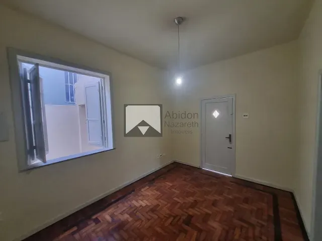 Casa 4 quartos e 2 banheiros, para alugar, no bairro Icaraí em Niterói