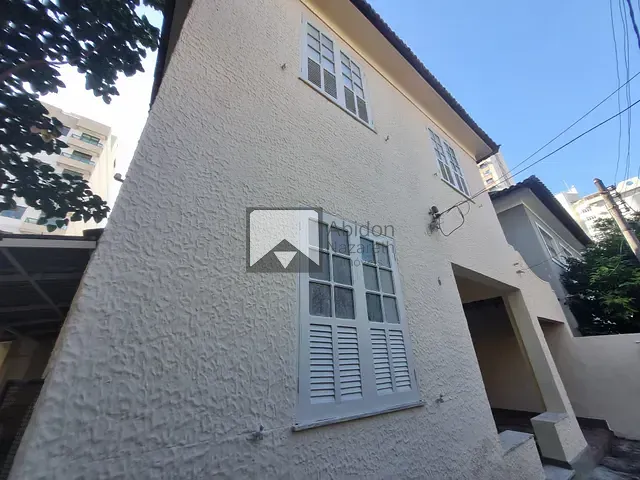 Casa 4 quartos e 2 banheiros, para alugar, no bairro Icaraí em Niterói