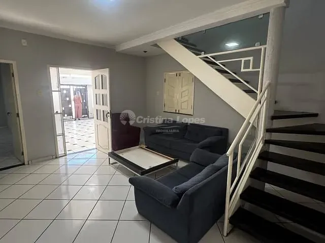 Casa 4 quartos e 3 banheiros, à venda, no bairro Mocambinho em Teresina