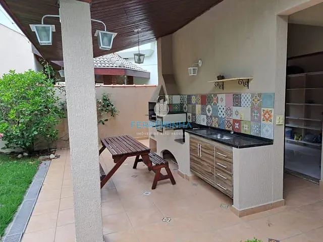 Casa com 325m² 4 quartos e 4 banheiros, à venda ou para alugar, no bairro Urbanova em São José dos Campos