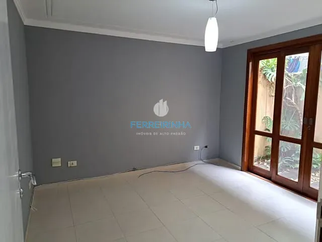Casa com 325m² 4 quartos e 4 banheiros, à venda ou para alugar, no bairro Urbanova em São José dos Campos