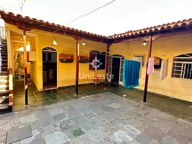 Casa 2 quartos e 1 banheiro, à venda, no bairro Ouro Minas em Belo Horizonte