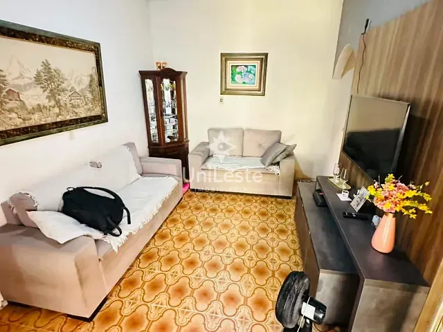 Casa 2 quartos e 1 banheiro, à venda, no bairro Ouro Minas em Belo Horizonte