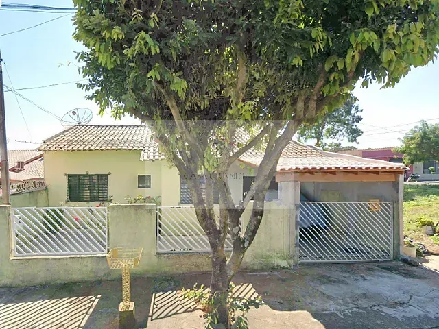 Casa com 180m² 3 quartos e 2 banheiros, à venda, no bairro Jardim Monte Carlo II em Rolândia