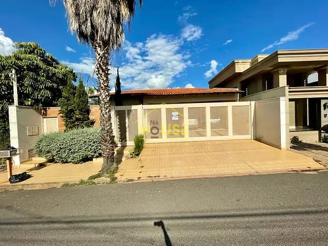 Casa com 588m² 4 quartos e 6 banheiros, à venda, no bairro San Remo em Votuporanga