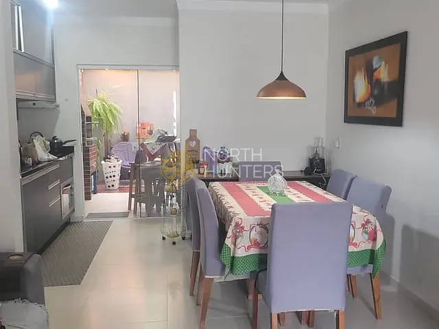 Casa com 90m² 2 quartos e 3 banheiros, à venda, no bairro Floresta em Joinville