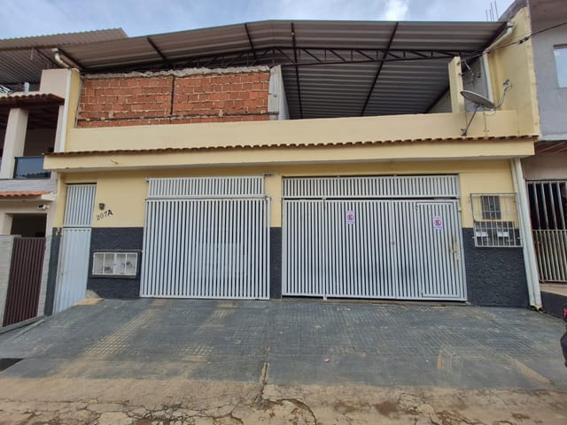 Casa 3 quartos e 2 banheiros, à venda, no bairro Bom Pastor em Cataguases