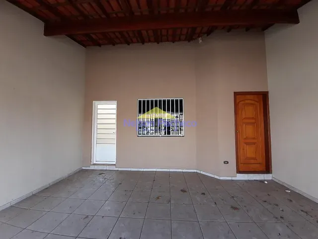 Casa com 173m² 3 quartos e 2 banheiros, para alugar, no bairro Jardim Gênova em Capivari