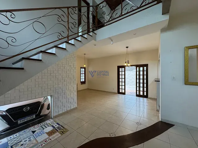 Casa 3 quartos e 3 banheiros, à venda ou para alugar, no bairro Loteamento Villa Branca em Jacareí
