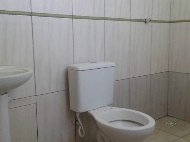 Casa com 100m² 2 quartos e 1 banheiro, à venda, no bairro Conjunto Residencial Araretama em Pindamonhangaba