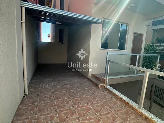 Casa 4 quartos e 3 banheiros, à venda, no bairro Heliópolis em Belo Horizonte