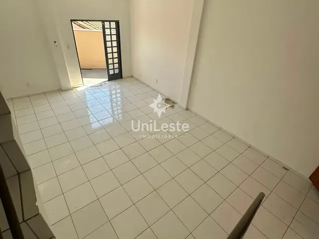 Casa 4 quartos e 3 banheiros, à venda, no bairro Heliópolis em Belo Horizonte