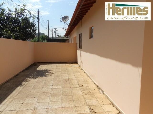 Casa com 400m² 2 quartos e 1 banheiro, para alugar, no bairro Sítio Cabreúva em Paulínia